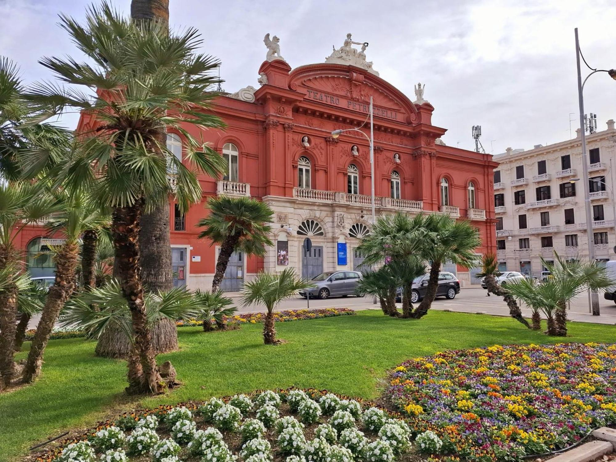Novum Hospitality Hotel Bari Buitenkant foto